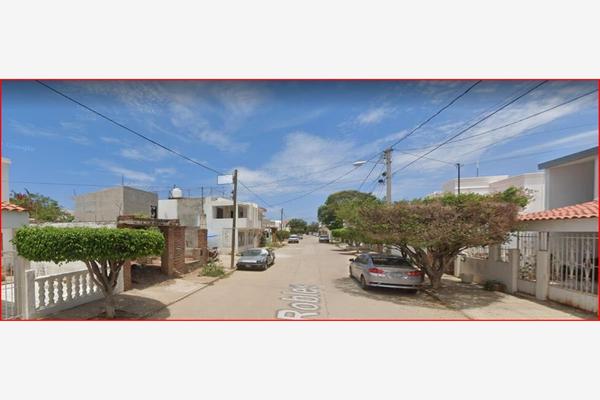 Foto de inmueble en ROBLES #000, Col. Jacarandas C.P. 82157, Mazatlán