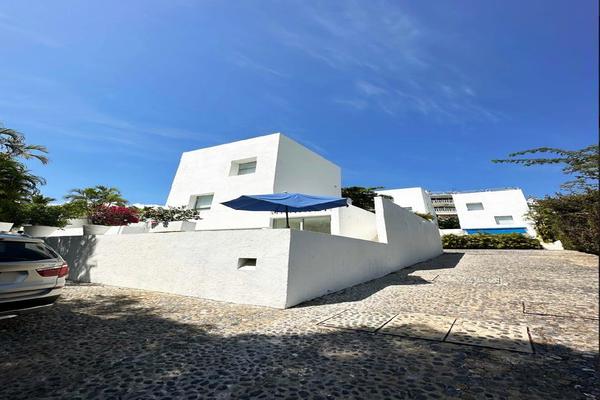 Foto de inmueble en Rocasola, Col. Condesa C.P. 39690, Acapulco de Juárez