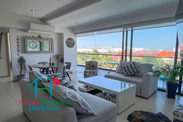 Foto de inmueble en Rosa de los Vientos #1, Col. La Poza C.P. 39370, Acapulco de Juárez