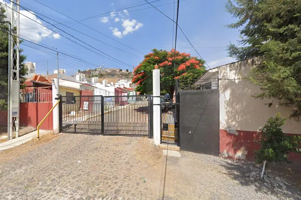 Foto de inmueble en Rtno. Portal de Samaniego #37, Col. Lomas de San Pedrito C.P. 76148, Querétaro