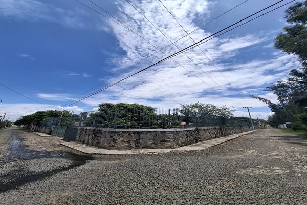 Foto de inmueble en Rueda, Col. Rinconada las Aguilillas C.P. 45850, Ixtlahuacán de los Membrillos