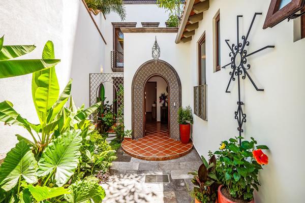 Foto de inmueble en sagitario, Col. Conchas Chinas C.P. 48390, Puerto Vallarta