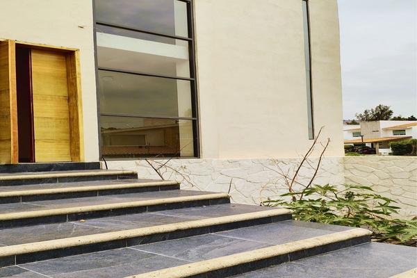 Foto de inmueble en Saldaña, Col. Hacienda Real Tejeda C.P. 76904, Corregidora