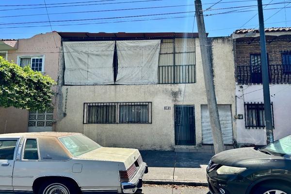 Foto de inmueble en Salvador López Chávez, Col. Quinta Velarde C.P. 44430, Guadalajara