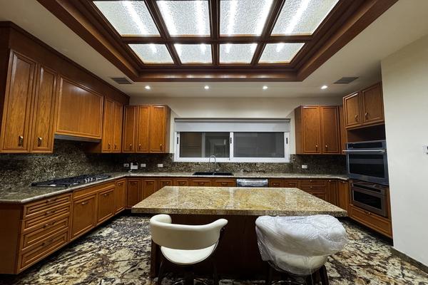 Foto de inmueble en San Agustín, Col. Del Valle Oriente C.P. 66260, San Pedro Garza García