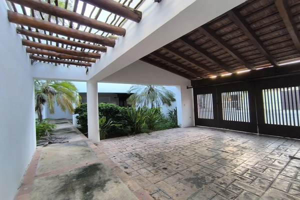 Foto de inmueble en  , Col. San Antonio Cucul C.P. 97116, Mérida