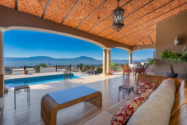 Foto de inmueble en  , Col. San Antonio Tlayacapan C.P. 45922, Chapala