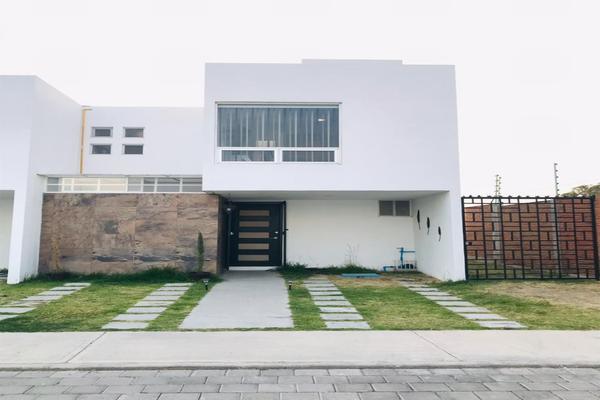 Foto de inmueble en  , Col. San Francisco Ocotlán (Ocotlán) C.P. 72680, Coronango