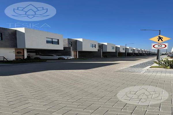 Foto de inmueble en  , Col. San Gaspar Tlahuelilpan C.P. 52147, Metepec