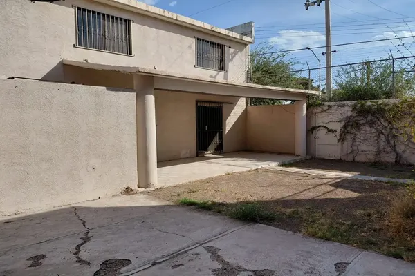 Foto de inmueble en San Isidro #801, Col. Villa San Isidro C.P. 27100, Torreón