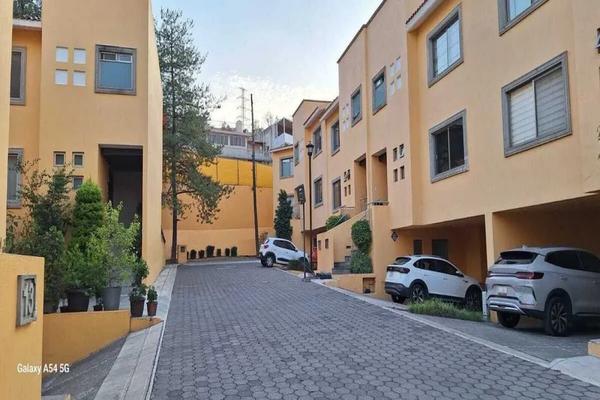 Foto de inmueble en  , Col. San Juan Totoltepec C.P. 53270, Naucalpan de Juárez