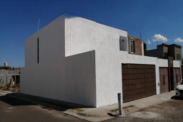 Foto de inmueble en  , Col. San Lorenzo Itzicuaro C.P. 58330, Morelia