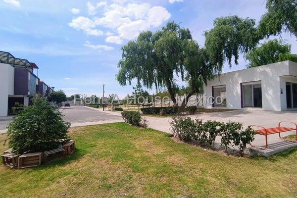Foto de inmueble en  , Col. San Luis Mextepec C.P. 51355, Zinacantepec