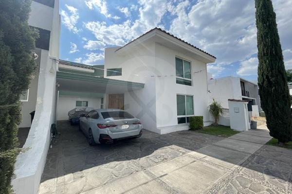 Foto de inmueble en San Martín 9, Col. Bosques de Santa Anita C.P. 45645, Tlajomulco de Zúñiga
