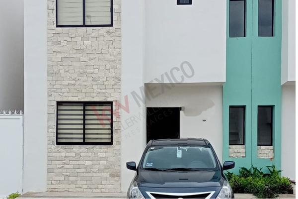 Foto de inmueble en San Miguel #12204, Col. Puerta del Sol C.P. 82134, Mazatlán