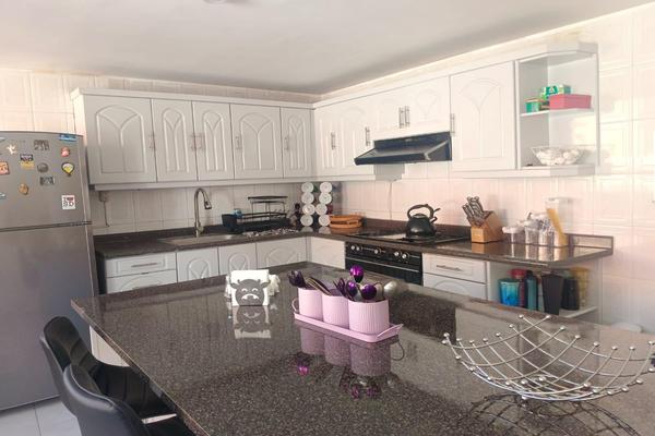 Foto de inmueble en  , Col. San Miguel Totocuitlapilco C.P. 52143, Metepec