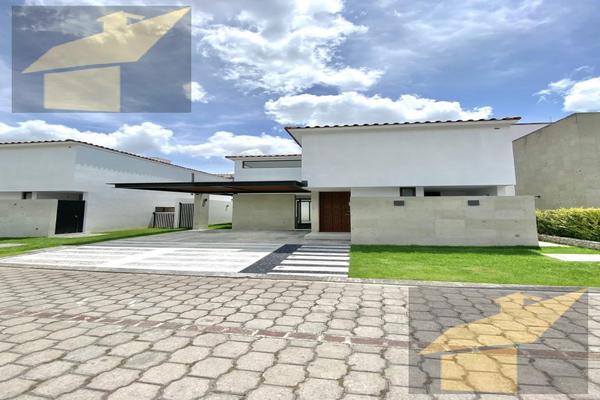 Foto de inmueble en  , Col. San Miguel Totocuitlapilco C.P. 52143, Metepec