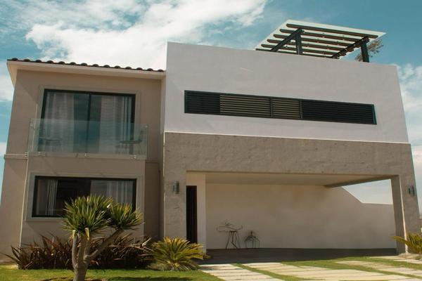 Foto de inmueble en  , Col. San Miguel Totocuitlapilco C.P. 52143, Metepec