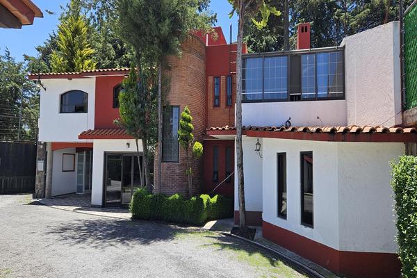 Foto de inmueble en  , Col. San Miguel Zinacantepec C.P. 51350, Zinacantepec