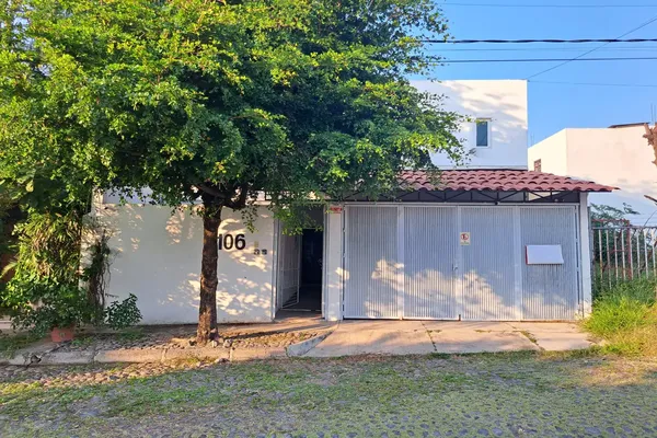 Foto de inmueble en Santa Barbara #1234, Col. Residencial Santa Bárbara C.P. 28017, Colima