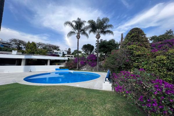 Foto de inmueble en  , Col. Santa María Ahuacatitlán C.P. 62100, Cuernavaca