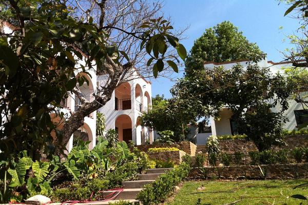 Foto de inmueble en  , Col. Santa María Ahuacatitlán C.P. 62100, Cuernavaca
