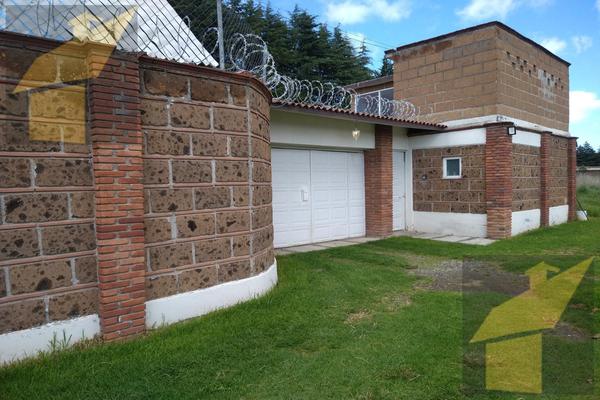 Foto de inmueble en  , Col. Santiago Tlacotepec C.P. 50255, Toluca