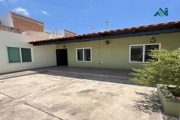 Foto de inmueble en SANTOS DEGOLLADO, Col. Tequila Centro C.P. 46400, Tequila