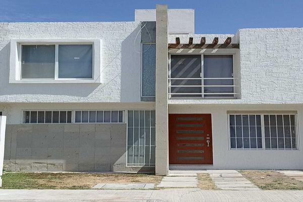 Foto de inmueble en Santuarios del Cerrito, Col. Santuarios del Cerrito C.P. 76900, Corregidora