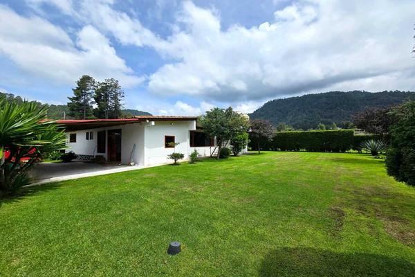Foto de inmueble en Saucos, Col. Los Saúcos C.P. 51200, Valle de Bravo
