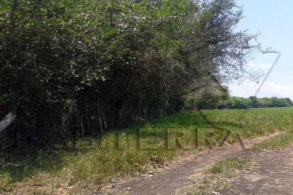 Foto de inmueble en Se encuentras en el Ejido La Victoria y Anexo, col, Col. Miguel Hidalgo C.P. 92770, Tuxpan