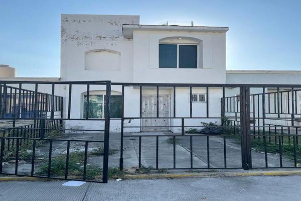 Foto de inmueble en SEGUNDA CERRRADA DE LOS ROBLES #251, Col. Tala Centro C.P. 45300, Tala