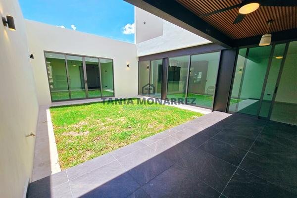 Foto de inmueble en , Col. Senderos C.P. 34185, Durango