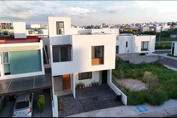 Foto de inmueble en SERRANO, Col. Residencial el Refugio C.P. 76146, Querétaro