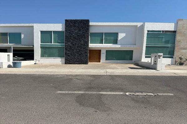 Foto de inmueble en Serrano, Col. Residencial el Refugio C.P. 76146, Querétaro