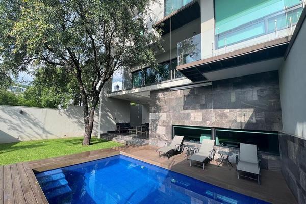 Foto de inmueble en  , Col. Sierra Alta 9o Sector C.P. 64989, Monterrey