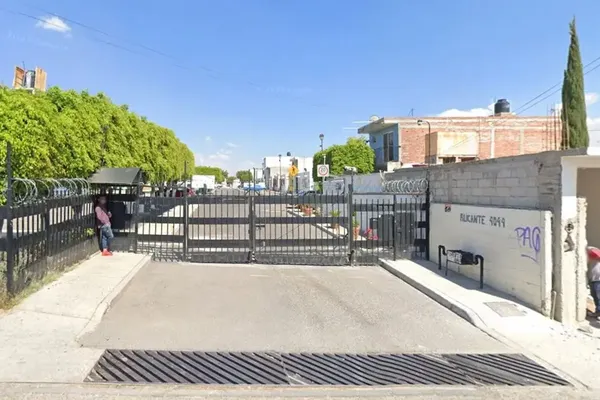 Foto de inmueble en SIERRA MORENA #4044, Col. Loma IX C.P. 76116, Querétaro