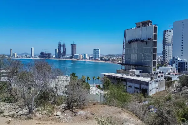 Foto de inmueble en Simón Bolivar #13, Col. Centro C.P. 82000, Mazatlán