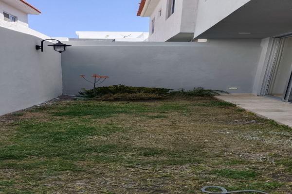 Foto de inmueble en Sisal, Col. Residencial el Refugio C.P. 76146, Querétaro