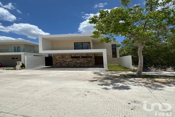 Foto de inmueble en S/N #212, Col. Komchen C.P. 97302, Mérida