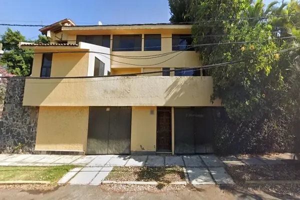 Foto de inmueble en SOL, Col. Jardines de Cuernavaca C.P. 62360, Cuernavaca