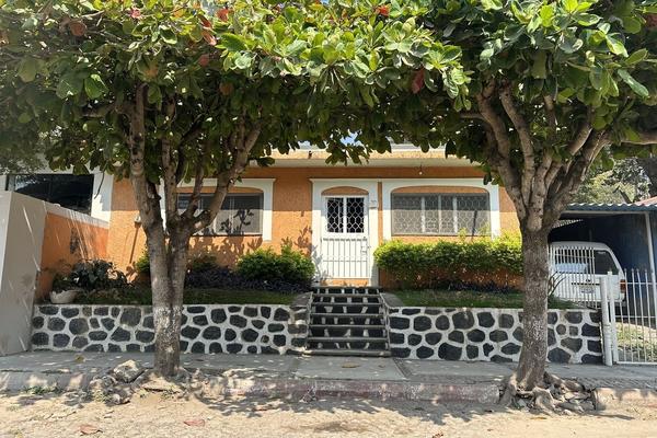 Foto de inmueble en Suchitlán, Col. Cofradía de Suchitlán C.P. 28460, Comala