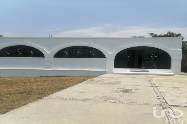 Foto de inmueble en TABACHINES #119, Col. Colinas de Oaxtepec C.P. 62738, Yautepec