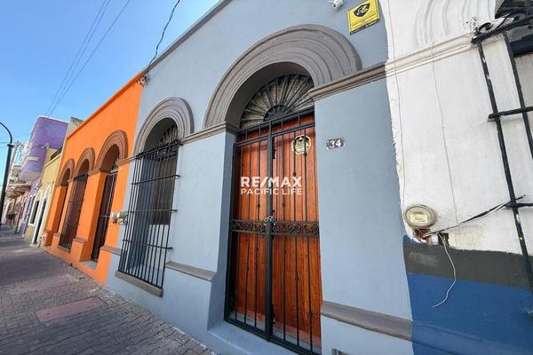 Foto de inmueble en Teniente Azueta, Col. Centro C.P. 82000, Mazatlán