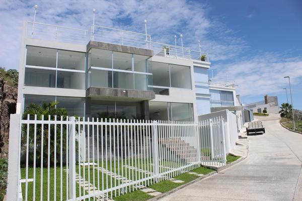Foto de inmueble en  , Col. Tequesquitengo C.P. 62915, Jojutla