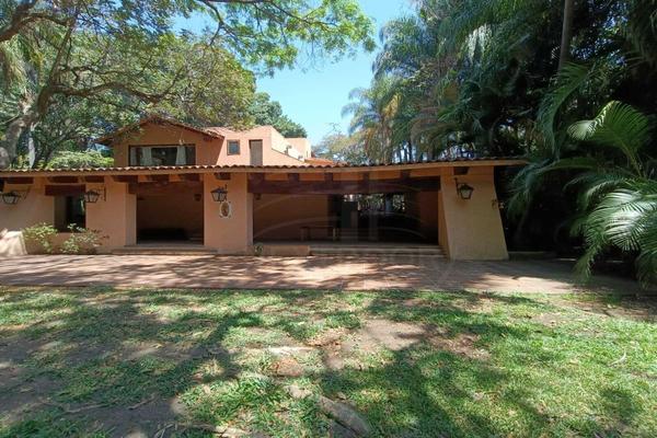 Foto de inmueble en TEZONTEPEC, Col. Las Fincas C.P. 62565, Jiutepec