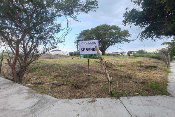 Foto de inmueble en tierra nueva, Col. Paseo de la Hacienda C.P. 28017, Colima