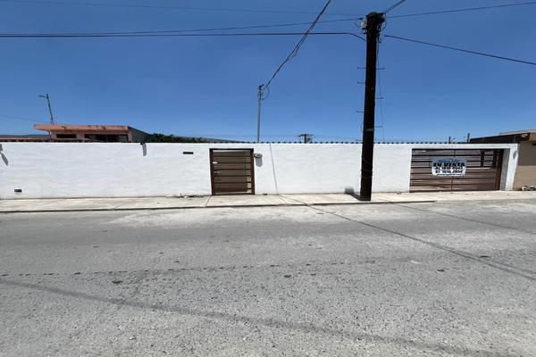 Foto de inmueble en Tolteca, Col. Unidad Modelo C.P. 64140, Monterrey