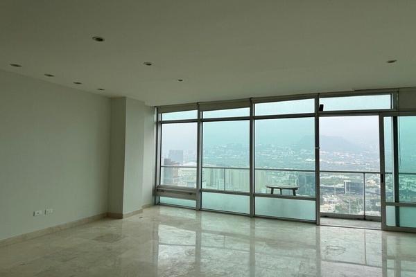 Foto de inmueble en Torre en valle oriente, Col. Zona Loma Larga Oriente C.P. 66266, San Pedro Garza García