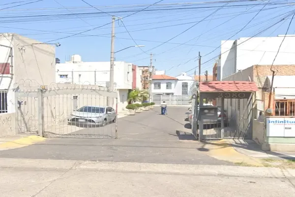 Foto de inmueble en TORRES BODET #3280, Col. Jardines El Sauz C.P. 44987, Guadalajara